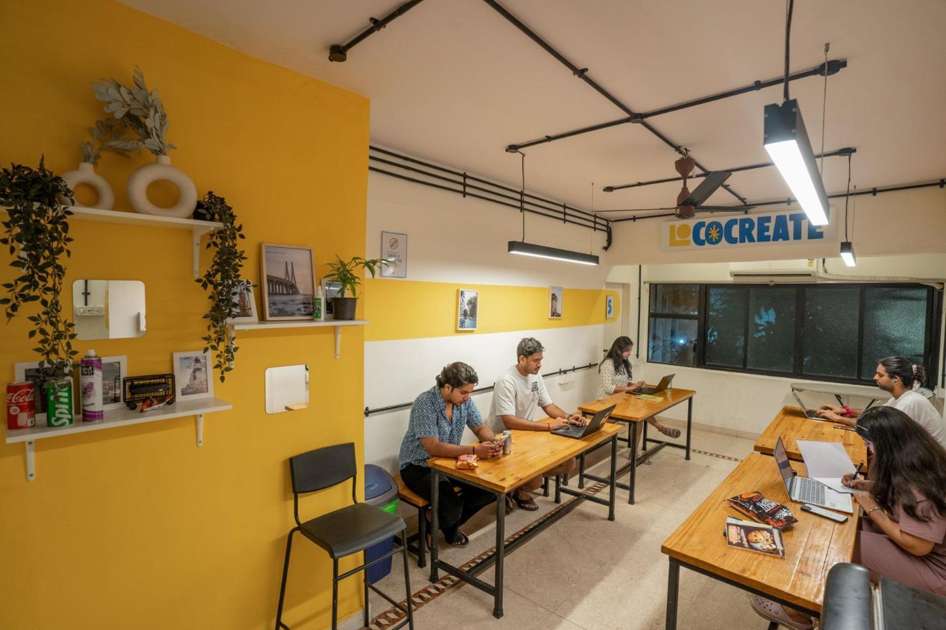 Locomo Express - Stay Work Eat Mumbai Dış mekan fotoğraf